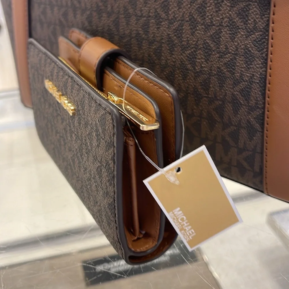 MICHAEL KORS Medium Signature Logo Wallet Brown NWT